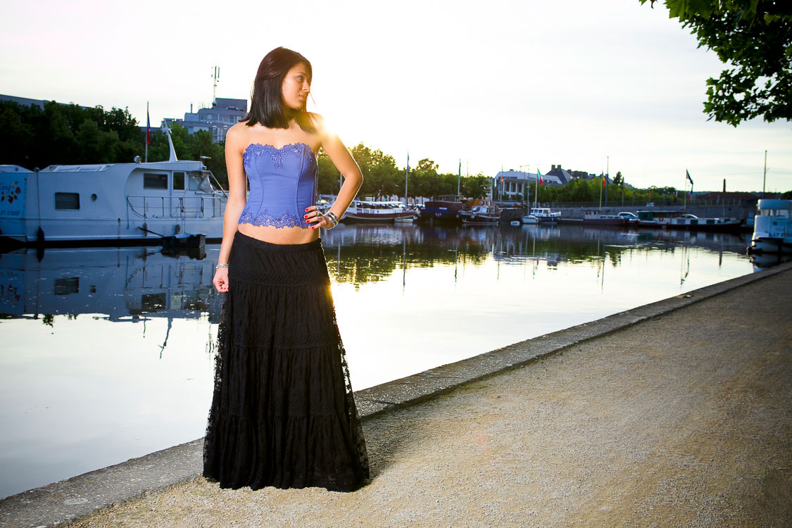 Fanny sur les quais de Meaux, photo réalisée pour son book mannequin